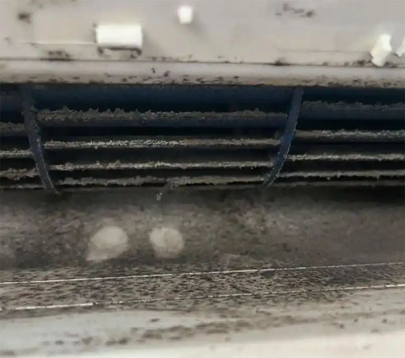 凤翔空调吹的风有股烧焦味是怎么回事